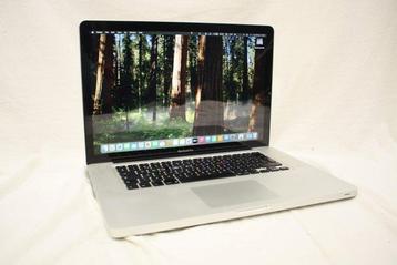Apple MacBook Pro 15 - Quadcore i7 2Ghz CPU, 8GB RAM, 128GB