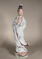 Personnage, Guayin chinois (1) - Famille rose - Porcelaine -, Antiek en Kunst