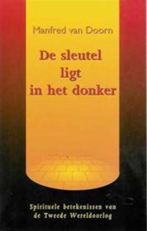 De sleutel ligt in het donker 9789060383766 M. van Doorn, Boeken, Romans, Zo goed als nieuw, Verzenden