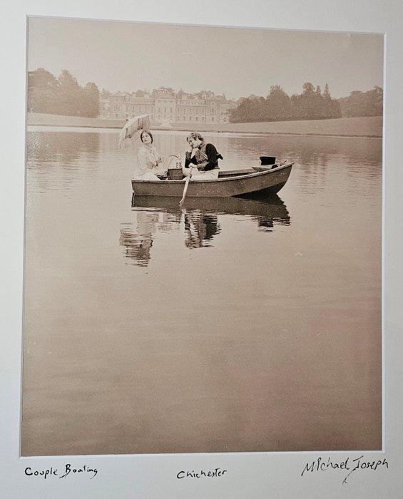 Michael Joseph (1941-) - Couple boating, stereotypical, Antiek en Kunst, Kunst | Designobjecten