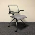 Ahrend 250 verrijdbare vergaderstoel met kunststof rug,