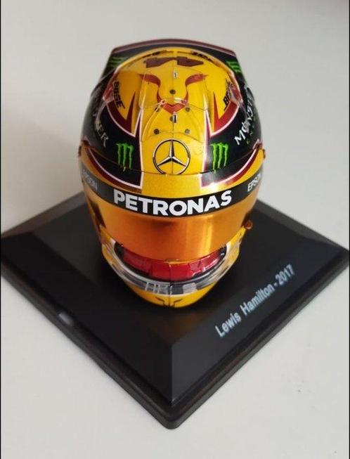Spark 1:5 - Modelauto - Lewis Hamilton 2017 Helmet, Hobby en Vrije tijd, Modelauto's | 1:5 tot 1:12