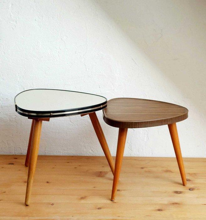 Table dappoint - Bois, Formica - Deux petites tables /, Antiquités & Art, Art | Objets design