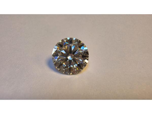 Veiling - Moissanite briljant 7.00 crt ( GRA gecertificeerd, Handtassen en Accessoires, Edelstenen