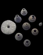 Zuidoost-Aziatisch. Collection of 17th/18th spindle whorls