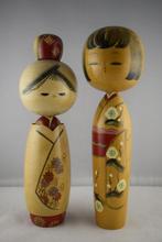 Twee Vintage Kokeshi gemaakt door Hosaka Yukio - Hout -, Antiek en Kunst