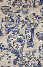 Rare tissu oriental avec des vases anciens et des dragons -