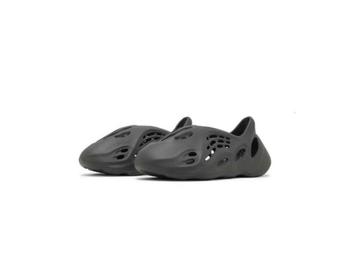 Adidas Yeezy Foam RNNR Carbon’, Verzenden