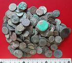 Romeinse Rijk Lot of 200 uncleaned Æ coins, Constantinian, Postzegels en Munten