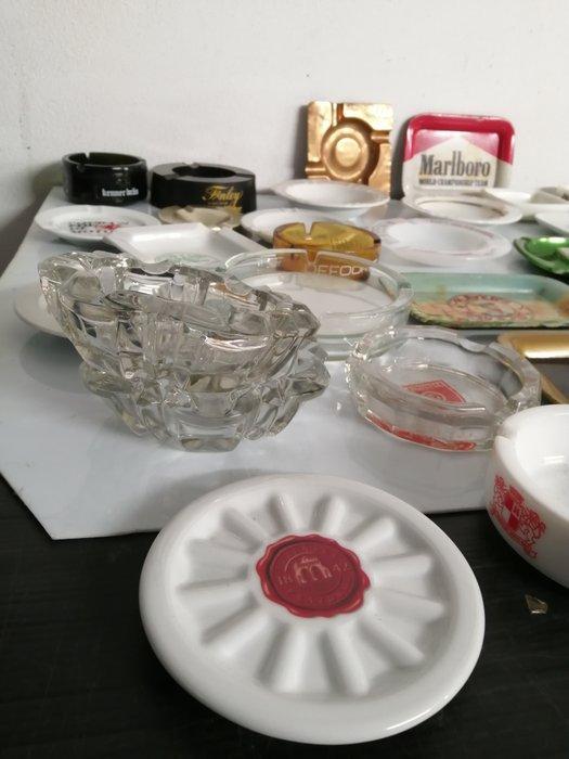 Asbak - Keramiek - 39 stukken -, Antiek en Kunst, Antiek | Speelgoed