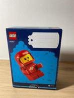 Lego Set - 40767 - Classic Space - Up-Scaled Baby Astronaut