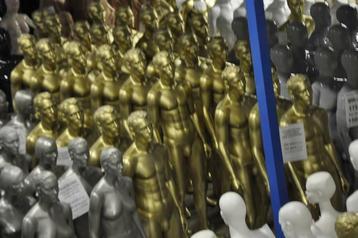 *TIP*  goudkleurige gestyleerde heren mannequins, Ophalen of Verzenden