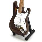 Miniatuur Fender Stratocaster gitaar met gratis standaard, Verzenden, Gebruikt, Beeldje, Replica of Model
