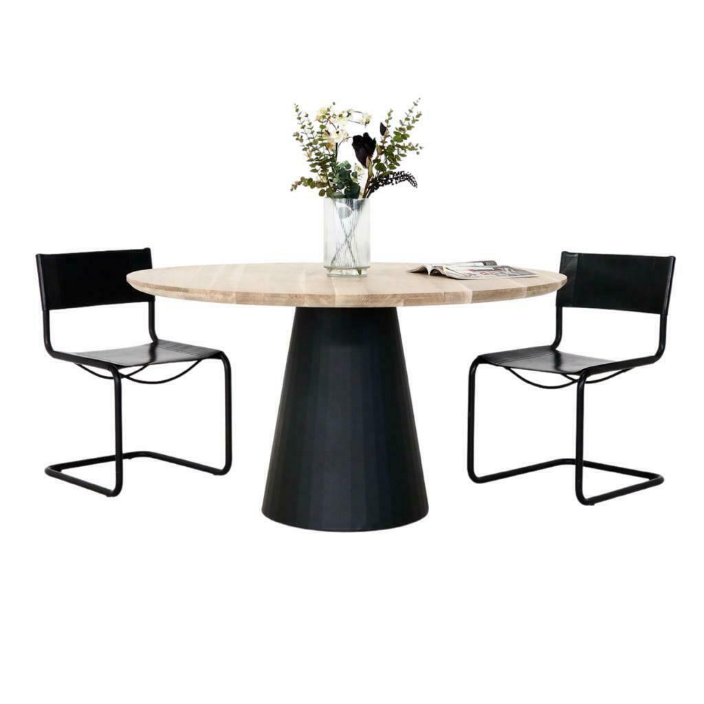 kijken Savant Auckland ② Ronde EIKEN design tafel KONO met conische zwart stalen poot — Tafels |  Eettafels — 2dehands