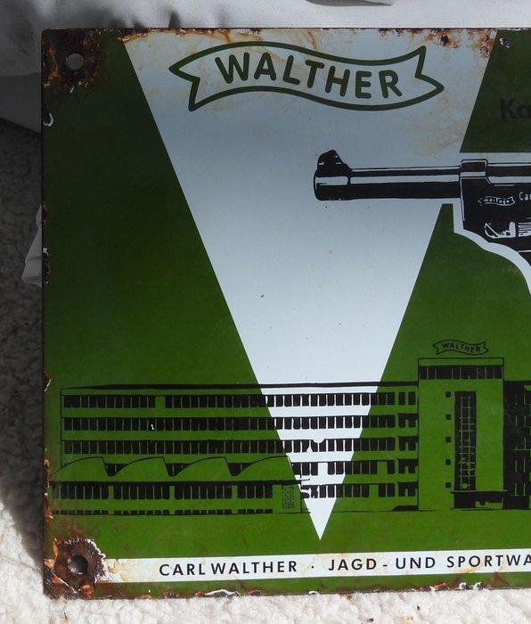 Emaille schild Walther Selbstlade Pistool P38 Kaliber 9mm, Antiek en Kunst, Antiek | Wandborden en Tegels