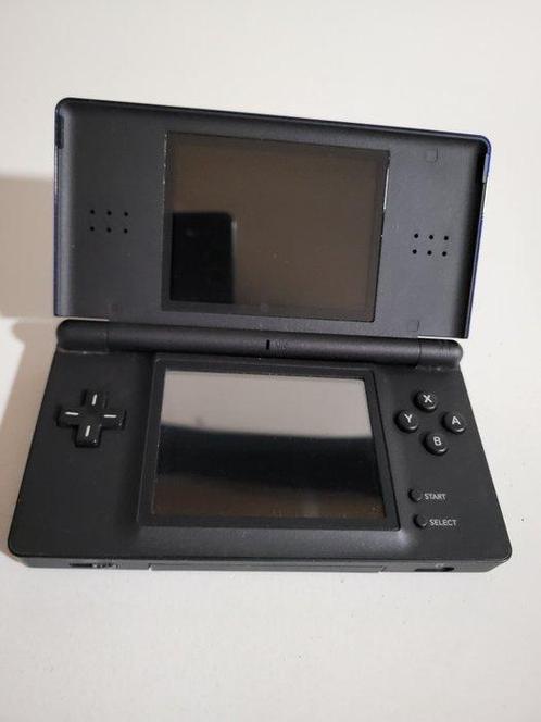 Nintendo - DS lite - with Pokemon Diamond and Action Replay, Games en Spelcomputers, Spelcomputers | Overige Accessoires