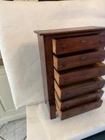 Kast - antiek gedecoreerde hardhouten kist met ijzeren