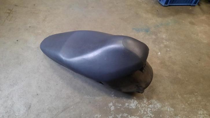 Honda Vision 2016 / Buddyseat Zadel zwart 2, Fietsen en Brommers, Brommeronderdelen | Scooters, Zadel, Overige merken, Ophalen of Verzenden