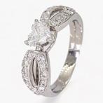 Ring Witgoud, 1,80 ct diamanten - 1,10 ct centrale diamant -