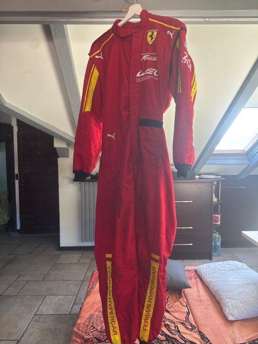 Ferrari - 24 uur Le Mans - 2025 - Pitcrew pak, Verzamelen, Automerken, Motoren en Formule 1