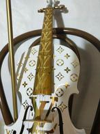 fp pop art - Louis vuitton violon 4/4 (60cm) white luxury, Antiek en Kunst