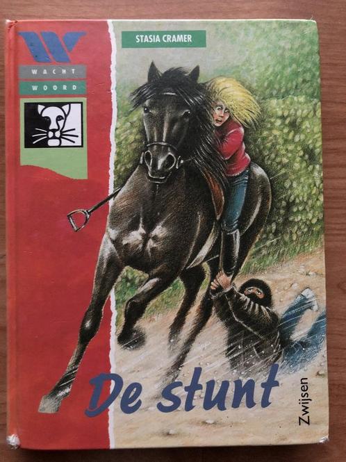 De stunt / Wachtwoord 9789027622358 Stasia Cramer, Boeken, Kinderboeken | Jeugd | 13 jaar en ouder, Gelezen, Verzenden