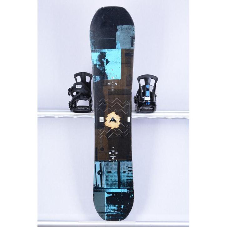 140 snowboard BURTON RADIUS, black/blue, woodcore, FLATtop,, Sport en Fitness, Snowboarden, Board, Gebruikt, Verzenden