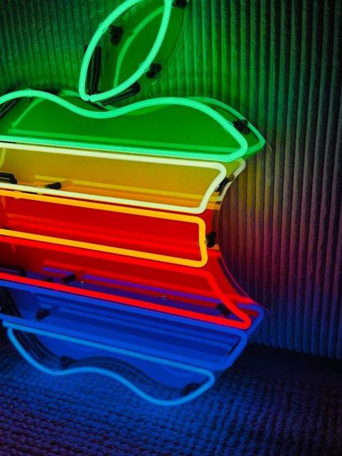 Apple - Enseigne lumineuse au néon - Verre soufflé, Antiek en Kunst, Antiek | Wandborden en Tegels