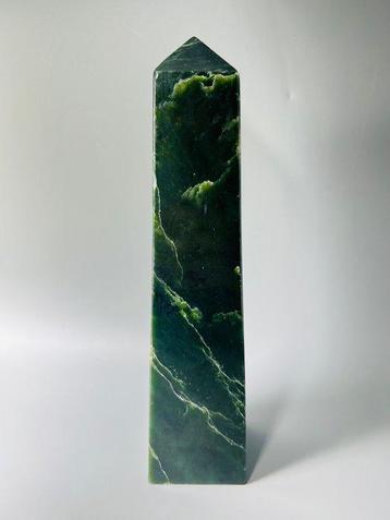 Jade - Toren - Enorme Obelisk - Natuursteen - Intens groen -