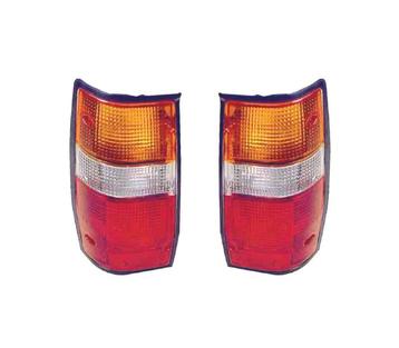 FEUX ARRIÈRE POUR MITSUBISHI L200 PICK-UP D50 86-96, Verzenden