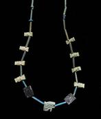 Oud-Egyptisch Tubulaire parelsnoer en amuletten - Vroegere, Handtassen en Accessoires