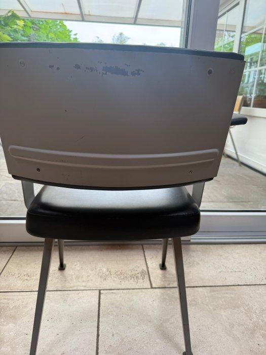 Ahrend de Cirkel - Friso Kramer - Stoel - Leder, Antiek en Kunst, Antiek | Meubels | Stoelen en Sofa's