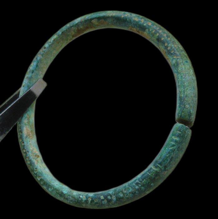 Époque Viking bracelet en bronze antique, extrémités en, Antiquités & Art, Antiquités | Autres Antiquités