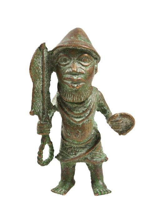 Bronzen figuur - In de stijl van EDO, Benin Kingdom - Benin, Antiek en Kunst, Kunst | Niet-Westerse kunst