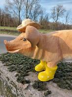 Beeld, summer pig with yellow boots 60 cm - 32 cm -, Antiek en Kunst