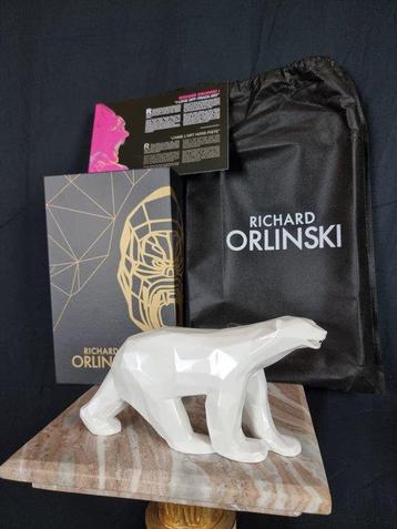 Richard Orlinski (1966) - Sculpture, Polar Bear + Gift Box -