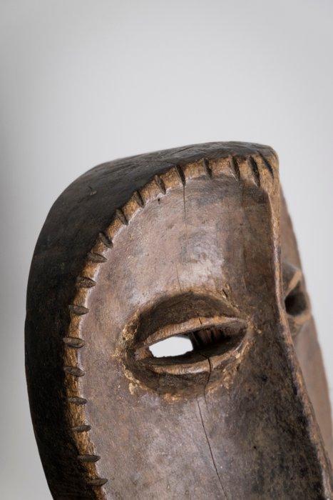 Zoomorfe masker - Lega - DR Congo, Antiek en Kunst, Kunst | Niet-Westerse kunst