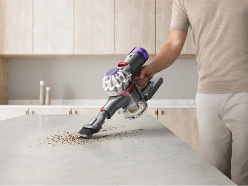 Dyson V8 Advanced - Steelstofzuiger - 130 Air Watts - Zilver, Huis en Inrichting, Woonaccessoires | Overige, Zo goed als nieuw