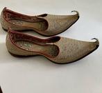 Chaussures de femme (2) - Cuir, Fil d’or - Pakistan - Milieu