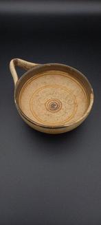 Daunia Terracotta Enkelvoudige kom met polychrome, Antiquités & Art