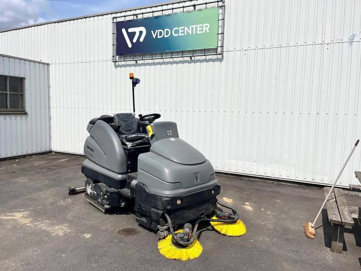 Veiling: Veegmachine Karcher Professional R 120 Elektrisch, Zakelijke goederen, Machines en Bouw | Onderhoud en Reiniging, Ophalen