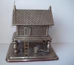 Unieke metalen zilverkleurige sieradendoos - Hoogte 21,5 cm