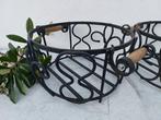 Voetstuk (2) - Smeedijzer - metalen korven zwart
