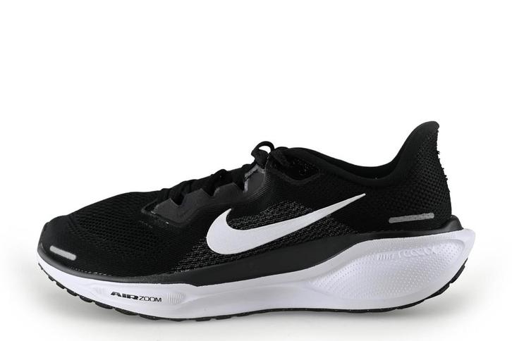 Nike sportschoenen in maat 40½ Zwart | 25% korting, Kleding | Dames, Schoenen, Zwart, Zo goed als nieuw, Verzenden