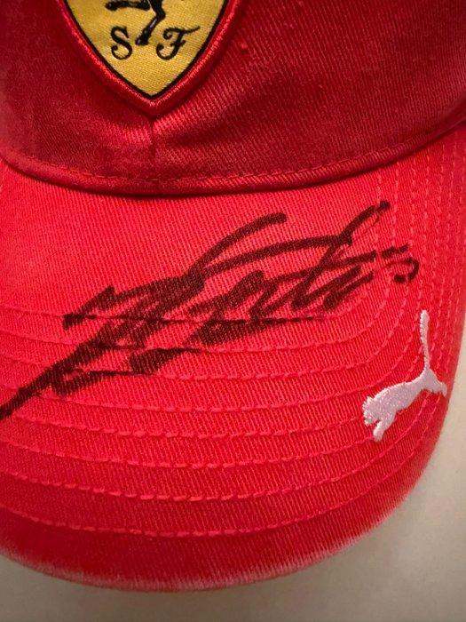 Ferrari - Formule 1 - Las Vegas - 2024 - Honkbalpet, Verzamelen, Automerken, Motoren en Formule 1