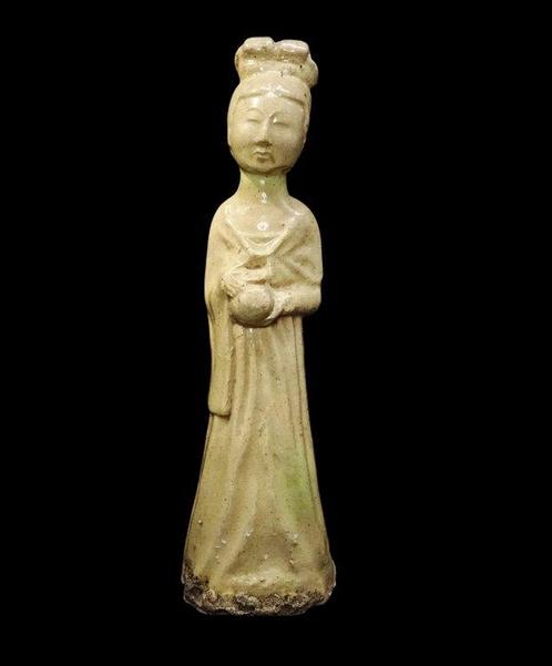 Chinois ancien - Dame de cour en céramique émaillée crème -, Antiek en Kunst, Antiek | Overige Antiek
