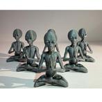 Alien Meditatie Beeld - Decor Miniatuur Ornament Hars, Huis en Inrichting, Woonaccessoires | Overige, Nieuw, Verzenden