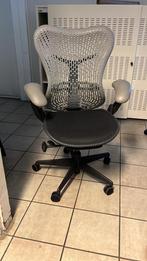 Herman Miller Mirra - Licht Grijs, Grijs, Ergonomisch, Bureaustoel, Zo goed als nieuw