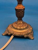 Tischlampe mit Jagdszene – klassischer Lampenschirm –