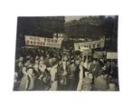 London Express News - Banner-Carrying French Civil Servants, Antiek en Kunst